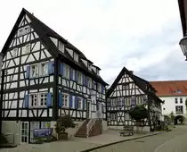 Emmendingen, sch�n restaurierte Fachwerkh�user in der Innenstadt, Okt.2014