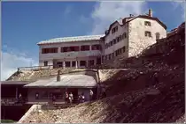 Welschnofen. Die K�lner H�tte wurde 1899 in 2337 m H�he am Rosengarten erbaut. Scan eines Dias vom Sommer 1980.