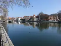Landshut, Isar mit Ludwigwehr, Marstall, R�cklturm und L�ndtor (20.03.2016)