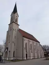 Oberndorf bei Haag, Pfarrkirche St. Katharina, neugotischer kreuzrippengew�lbter Saalbau mit eingezogenem Chor und Westturm, erbaut 1867 (28.02.2016)