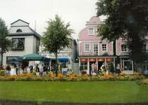 Rostock-Warnem�nde, Giebelh�user am alten Strom, Sommer 2003