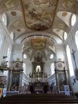 Altfraunhofen, Rokoo Innenraum der St. Nikolaus Kirche, Stuck von Franz Xaver Feichtmayr, Figuren von Johann Nepomuk Wanner, Chorgest�hl von Johann St�cher, Fresken von Andreas Seidl (20.03.2016)