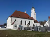 Hinterskirchen, Pfarrkirche Maria Himmelfahrt, Saalkirche, Chor sp�tgotisch, Ostturm barock mit achtseitigem Oberbau und Zwiebelhaube, Langhaus neu erbaut von 1910 bis 1913 durch Michael Kurz (20.03.2016)
