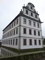 Schloss Kirchlauter, zweifl�geliger und dreigeschossiger Satteldachbau mit Ziergiebeln und Hausteingliederungen, erbaut 1689 von H. Zimmer (26.03.2016)