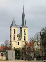 Blick vom Domplatz in Halberstadt zur B�rgerkirche St. Martinikirche am 23. April 2016. 