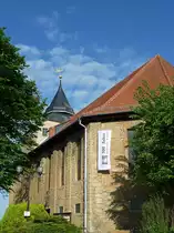 Mihla, die evangelische Kirche St.Martin, eine barocke Saalkirche aus dem 18.Jahrhundert, Mai 2012