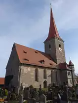 Ottensoos, Ev. Pfarrkirche St. Veit, Vierschiffige Hallenkirche, erbaut von 1450 bis 1460, n�rdliches Seitenschiff von 1521, Chorturm im Kern 13. Jahrhundert, Turmausbau mit Spitzhelm 1471 (27.03.2016)