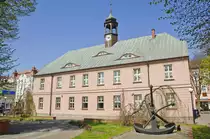 Das historische Rathaus in Świnoujście (Swinem�nde). Das Geb�ude beherbergt heute das Fischereimuseum. Aufnahme: 7. Mai 2016.