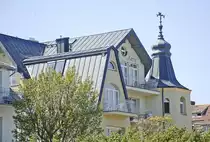 Giebel eines alten deutschen Badehauses in Świnoujście (Swinem�nde). Aufnahme: 6. Mai 2016.