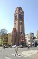 Świnoujście (Swinem�nde). Von der einstigen, 1906 geweihten neogotischen Lutherische ist nur ihr roter Backsteinturm erhalten, allerdings ohne seine Spitze. Von ganz oben genie�t man die sch�nste Aussicht auf die Stadt und ihre Umgebung. Aufnahme: 7. Mai 2016.