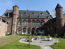 Schloss Binsfeld, erbaut ab 1533 im im Stil der Fr�hrenaissance durch Werner von Binsfeld (04.05.2016) 