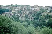 Blick auf Welliko Tarnowo im n�rdlichen Teil des Balkangebirges in Bulgarien. Bild vom Dia. Aufnahme: Juni 1992.