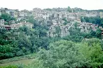 Blick auf Welliko Tarnowo im n�rdlichen Teil des Balkangebirges in Bulgarien. Bild vom Dia. Aufnahme: Juni 1992.