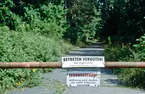 Die gesamte Denkmallandschaft Karlshagen – Peenem�nde ist �ffentlich zug�nglich. Ausgenommen sonder aber die Sperrgebiete wg. Munitionsresten Bild vom Dia. Aufnahme: August 2001.