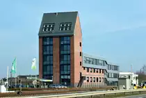 B�rogeb�ude mit u.a. Stra�enverkehrsamt und Jugendhilfezentrum am Bahnhof in Meckenheim - 14.03.2016