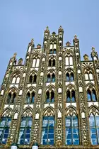 Cafehaus  Miramar  auf dem Greifswalder Markt. Bild vom Dia. Aufnahme: August 2001.