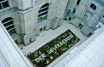 Das Innenhof des Reichstagsgeb�udes in Berlin. Bild vom Dia. Aufnahme: Juni 2001.