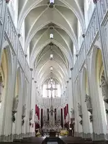 Vlijmen, St. Jan Kirche, erbaut ab 1594, Kanzel von 1646, Altar von 1633 (06.05.2016)
