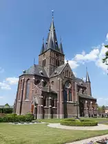 Bergharen, Ref. St. Anna Kirche, Kirchturm 13. Jahrhundert, Langschiff 15. Jahrhundert (07.05.2016)