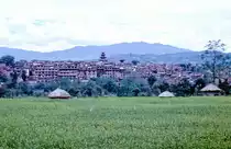 Bhaktapur �stlich von Kathmandu. Bild vom Dia. Aufnahme: September 1988.