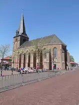 Ruurlo, Ref. Kirche, einschiffige gotische Kirche, erbaut im 14. Jahrhundert, Kirchturm 15. Jahrhundert, Erh�hung und Umgestaltung des Mittelschiffs im 16. Jahrhundert (08.05.2016)