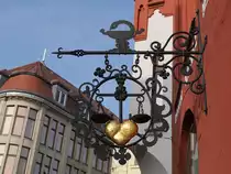 Zunftschild der Ratsapotheke Wismar; 01.11.2015
