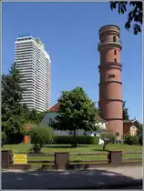 L�beck. Das Maritim-Hotel und der alte Leuchtturm sind weithin sichtbare Wahrzeichen von Travem�nde. 05.06.2016