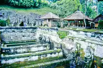 Goa Gala Tempel auf der Insel Bali in Indonesien. Bild vom Dia. Aufnahme: M�rz 1989.