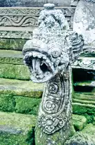 Drache am Jagaraga Tempel auf der Insel Bali in Indonesien. Bild vom Dia. Aufnahme: M�rz 1989.