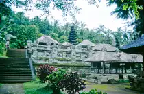 Goa Gajah Tempel auf der Insel Bali in Indonesien. Bild vom Dia. Aufnahme: M�rz 1989.