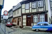 Fachwerkh�user in Quedlinburg. Bild vom Dia. Aufnahme: Oktober 1992