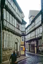 Fachwerkh�user in Quedlinburg. Bild vom Dia. Aufnahme: Oktober 1992