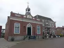 Oud-Vossemeer, altes Gerichtsgeb�ude, erbaut von 1767 bis 1771 (10.05.2016)