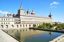 SAN LORENZO DE EL ESCORIAL (Provincia de Madrid), 01.10.2015, Blick auf einen Teil der Schloss- und Klosteranlage El Escorial, gr��ter Renaissancebau der Welt und Weltkulturerbe der UNESCO