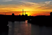 09.07.2016 Stuttgart Hafen nach Sonnenuntergang von den Otto-Konz-Br�cken