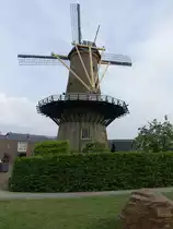 Hellevoetsluis, Kornm�hle De Hoop, erbaut 1802 (11.05.2016)