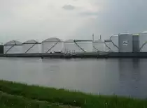 Tanklager im Europort in Rotterdam (11.05.2016)