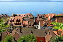 Blick �ber die D�cher von Meersburg zum Bodensee, 10.06.16