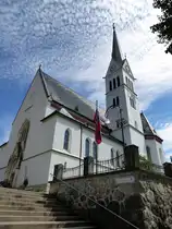Bled, die Pfarrkirche St.Martin, der neugotische Bau wurde 1905 errichtet, juni 2016