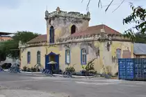 PRAIA (Concelho de Praia), 24.03.2016, ein Land, das solche Kasernen unterh�lt, ist keine Bedrohung f�r die Welt