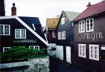In der Altstadt von T�rshavn, die Hauptstadt der F�r�er. Bild vom Analogfoto. Aufnahme: August 1995.