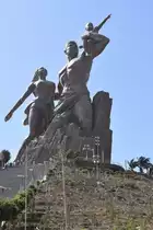 DAKAR (D�partement de Dakar), 26.03.2016, Monument de la Renaissance africaine, eine 49 Meter hohe Bronzestatue, die damit die h�chste Statue in Afrika ist