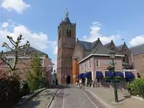 Vianen, sp�tgotische Ref. Kirche, erbaut im 14. Jahrhundert, Langhaus neu erbaut 1542 (12.05.2016)