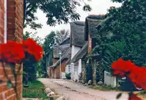 Typisches Stra�enbild in Nieblum auf der Nordseeinsel F�hr. Bild vom Negativ. Aufnahme: August 1999.