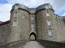Boulogne-sur-Mer, Chateau von 1231 mit geologischem und pr�historischem Museum (14.05.2016)