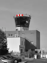 Tower Airport Karlsbad (Beschreibung wird jetzt ausf�hrlicher) Der Tower des Flughafens Karlsbad in Schwarz/Weiss. Auf diesem Flugplatz bzw, -hafen starten und landen Flugzeuge.
23. M�rz 2015
