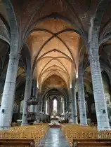 Avesnes-sur-Helpe, Mittelschiff der St. Nicolas Kirche (16.05.2016)