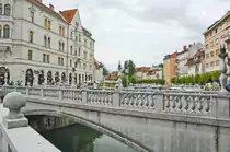 Eine der ber�hmten drei Br�cken in Ljubljana. Aufnahme:1. August 2016.
