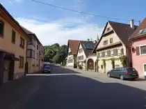 Bahlingen, H�user in der Hauptstra�e (14.08.2016)