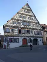 Enzweihingen, Heydt´sches Haus, erbaut 1699 von Andreas Heydt, im 18. Jahrhundert Gasthaus zum L�wen (10.04.2016)